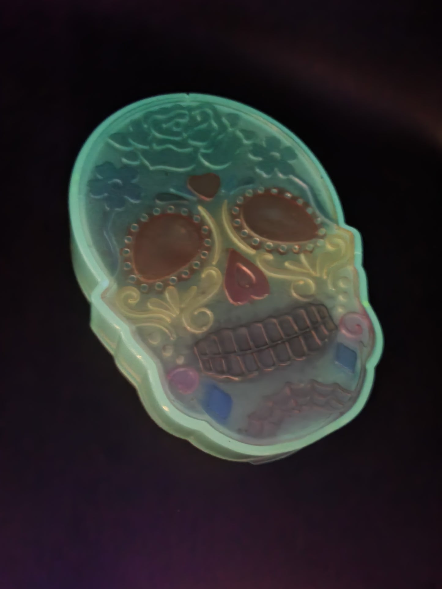 Glow Stash Skull